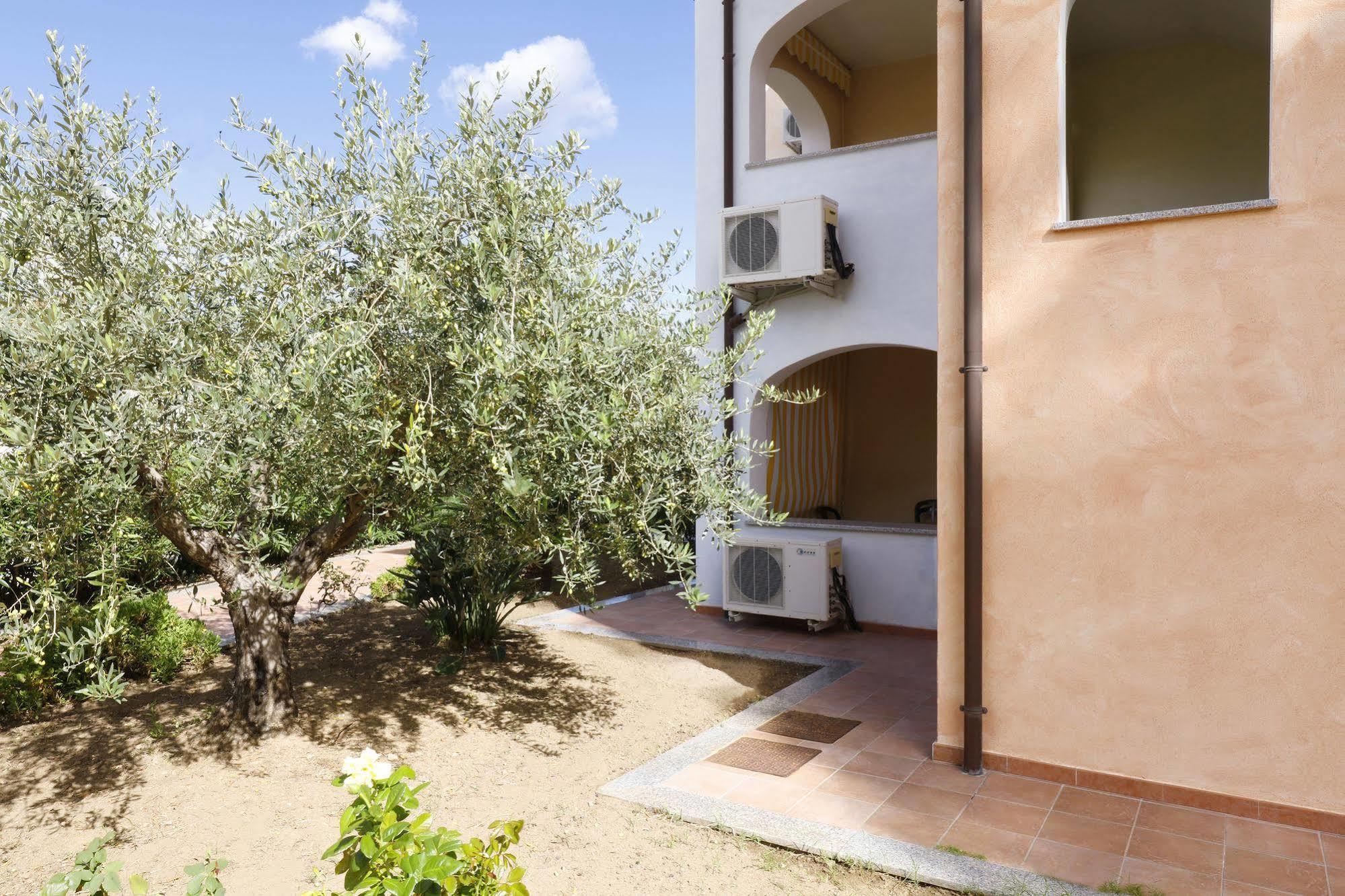 Residence Il Borgo Орозей Екстер'єр фото